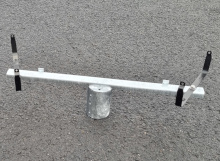 Mastaufsatz : Mast 76mm für 2 Fluter m. Bügel 